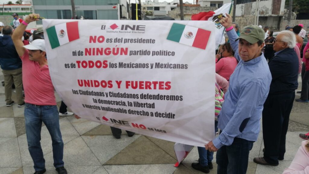 Marchan En Veracruz Para Defender Al INE NV Noticias